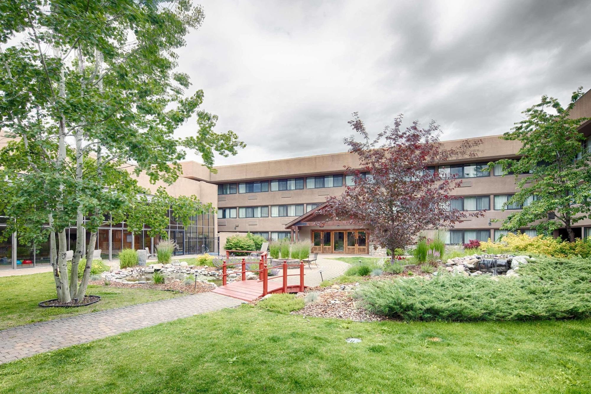 Red Lion Hotel 3*