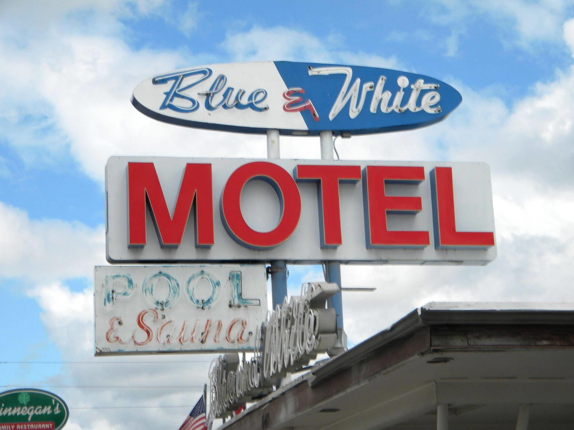 Blue And White Motel 3*
