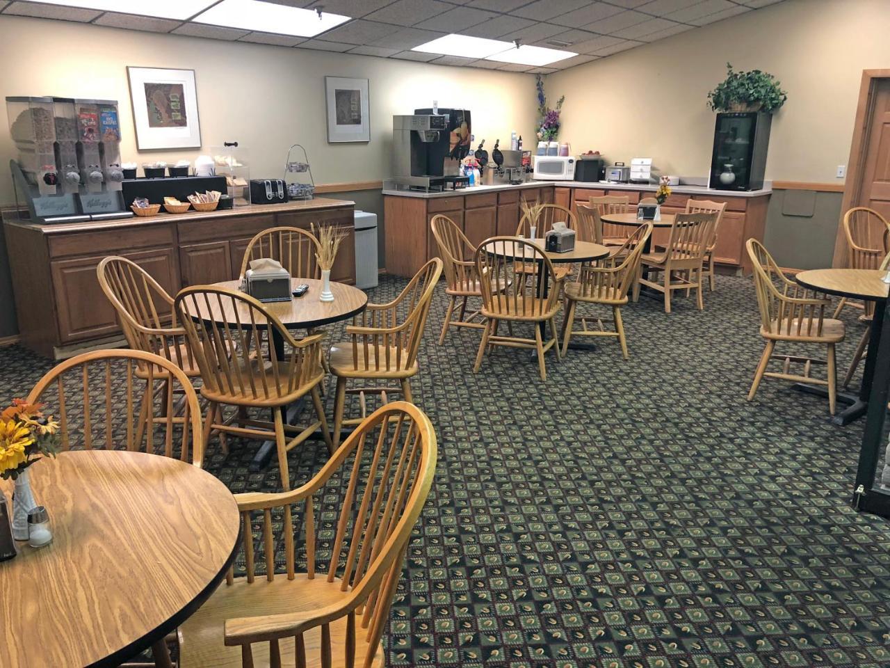 Fairbridge Inn, & Outlaw Conference Center - 2*