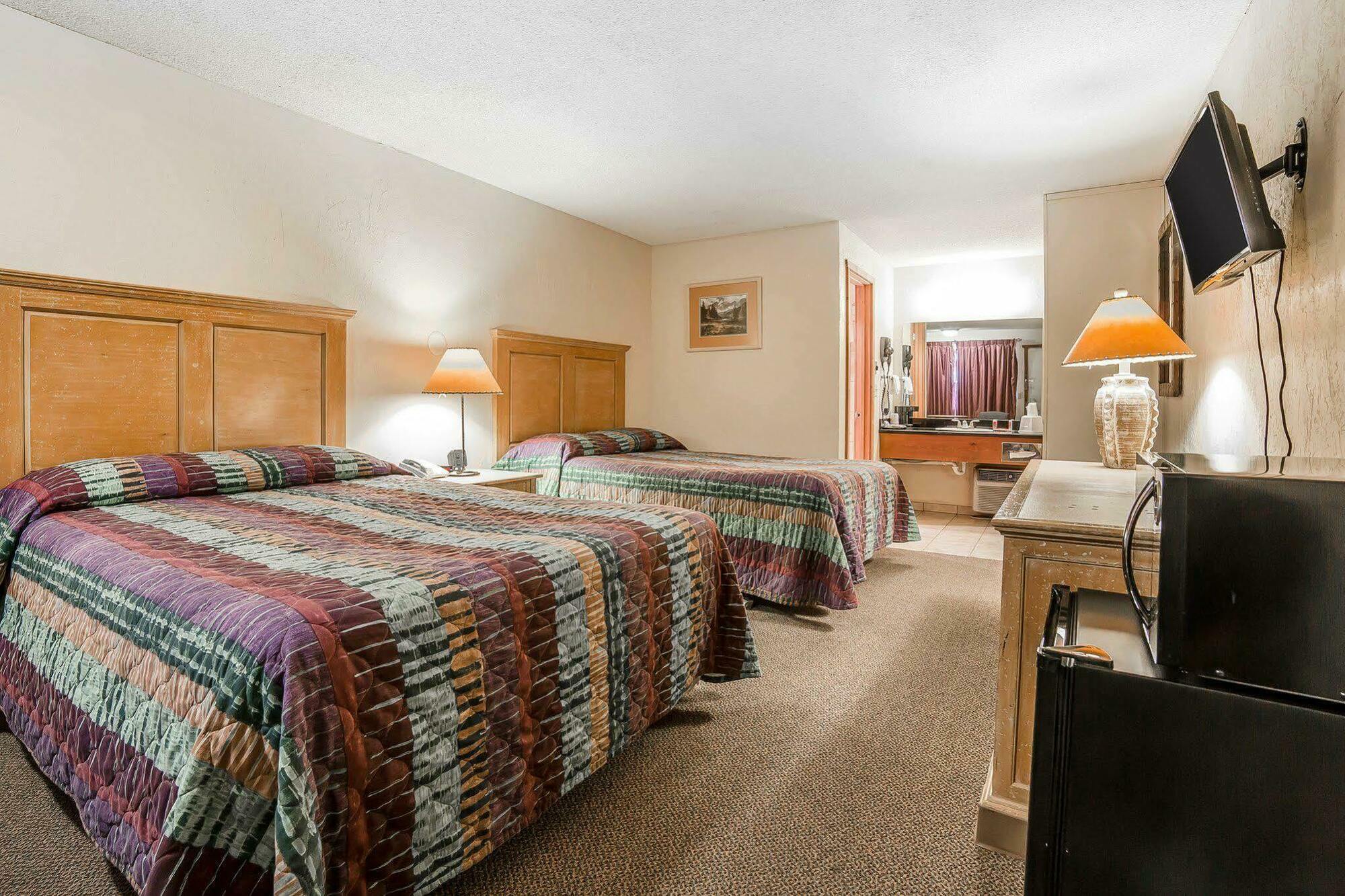 Econo & - Glacier National Park Gateway Kalispell