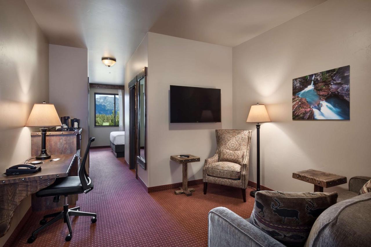 Glacier International Hotel
