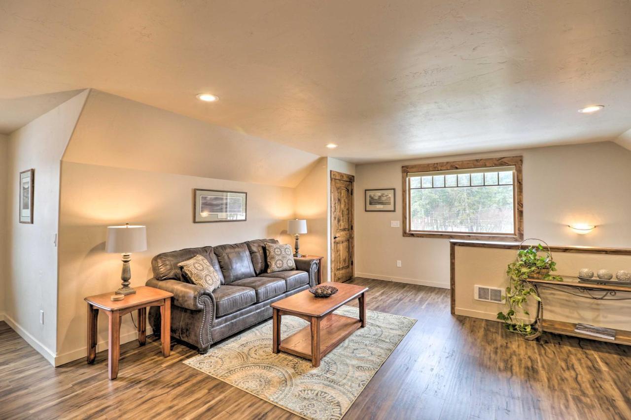 Creekside In On 5 Acres