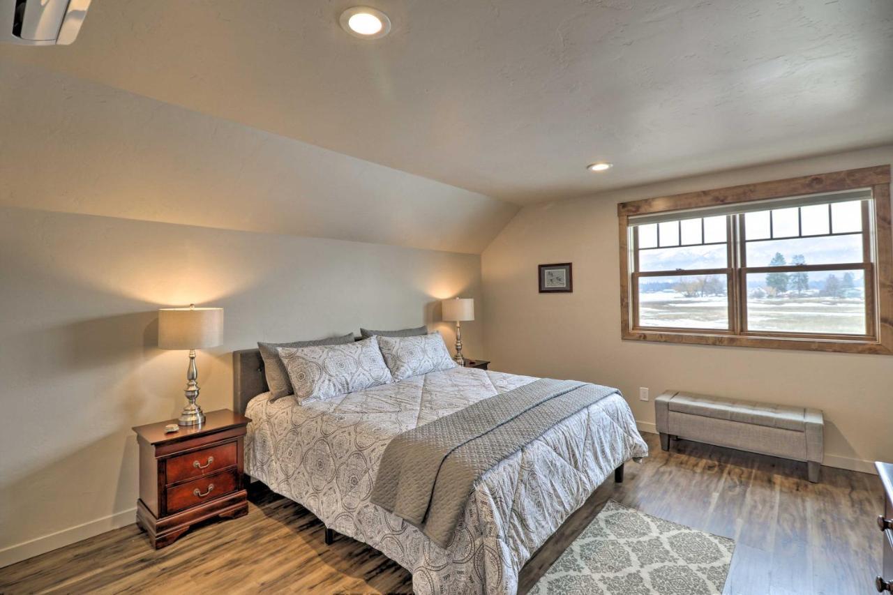 Creekside In On 5 Acres *