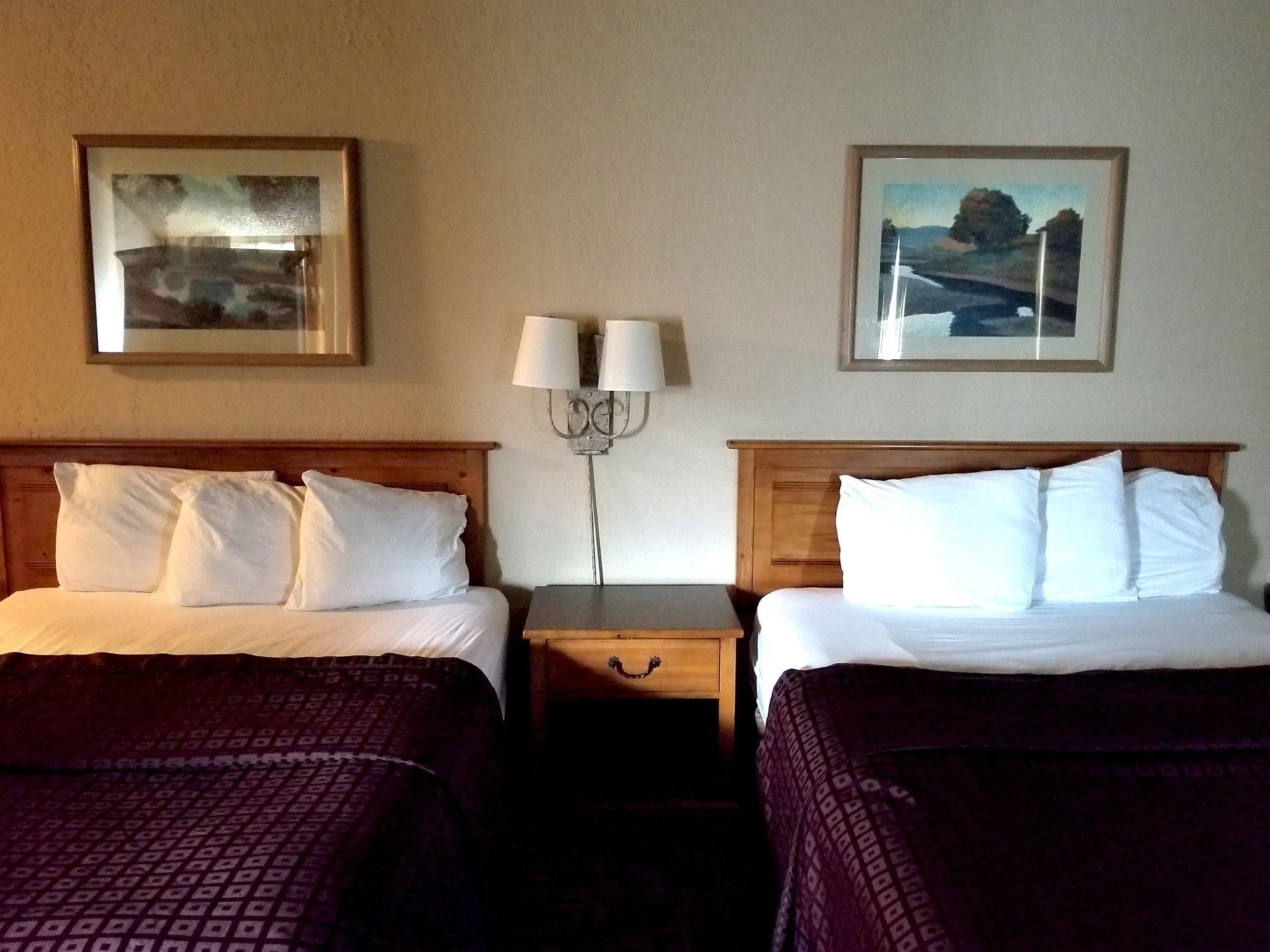 Fairbridge Inn, & Outlaw Conference Center - 2*