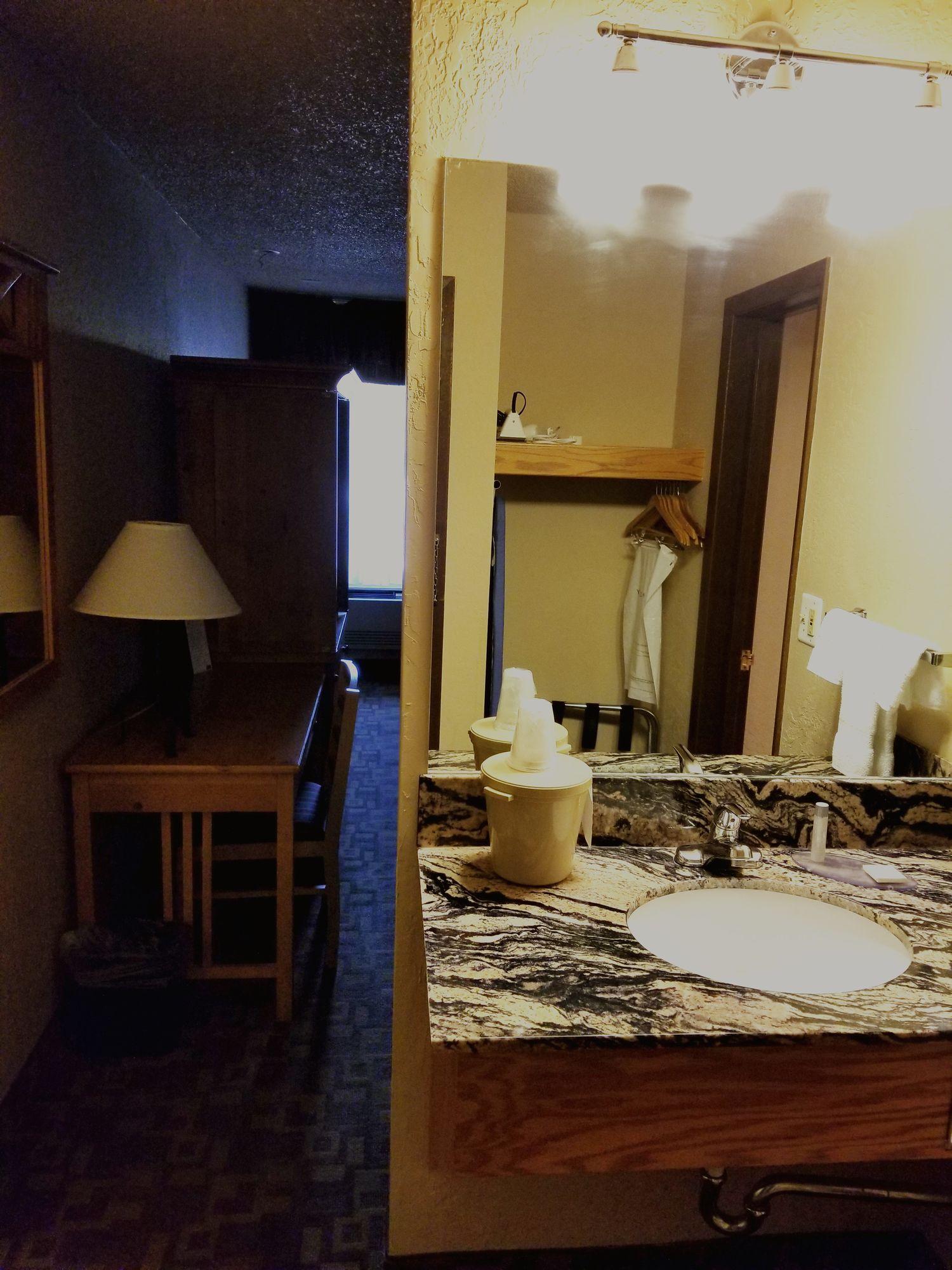 Hotel Fairbridge Inn, & Outlaw Conference Center - Kalispell
