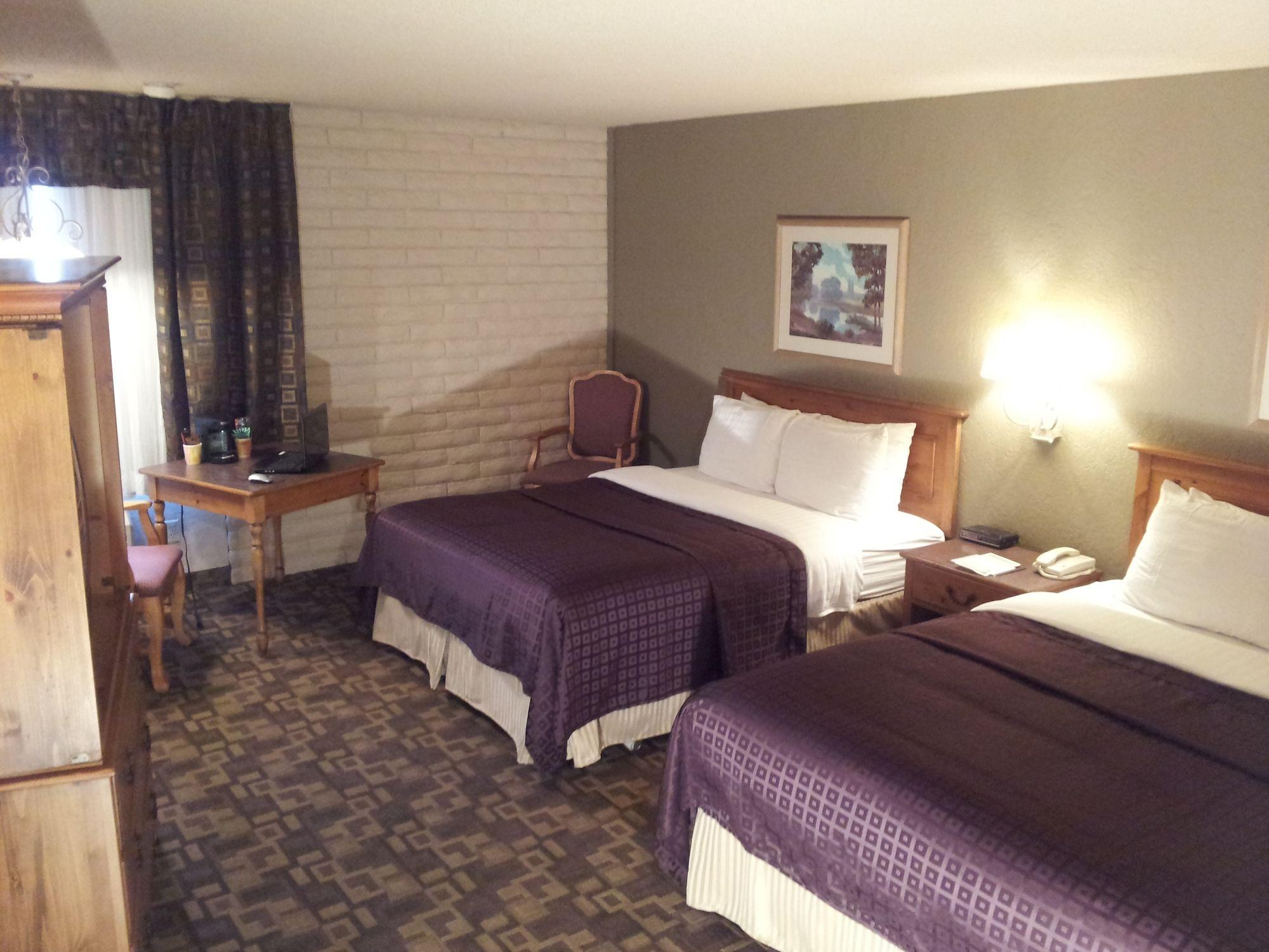 Hotel Fairbridge Inn, & Outlaw Conference Center -