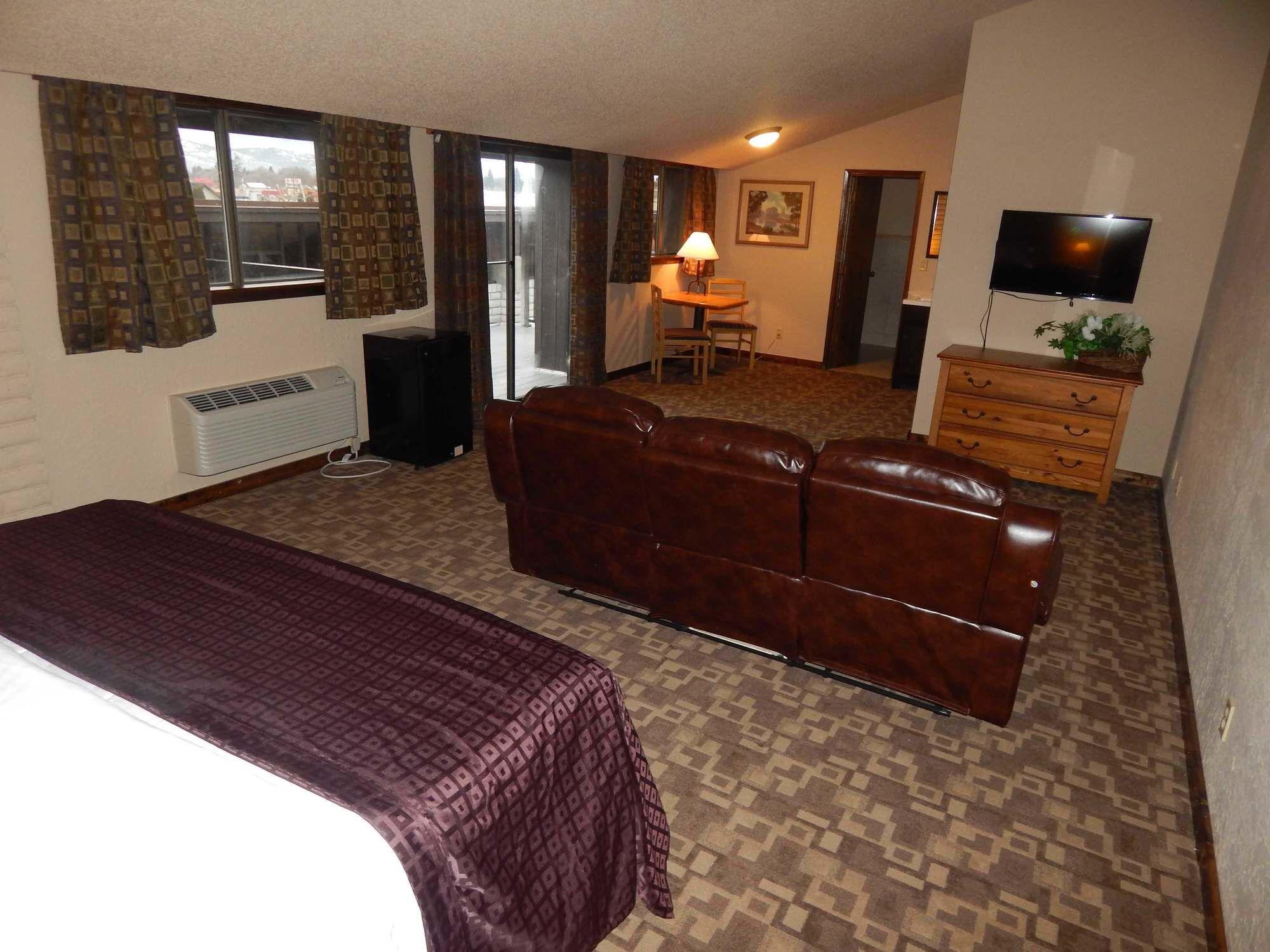 Fairbridge Inn, & Outlaw Conference Center - Hotel
