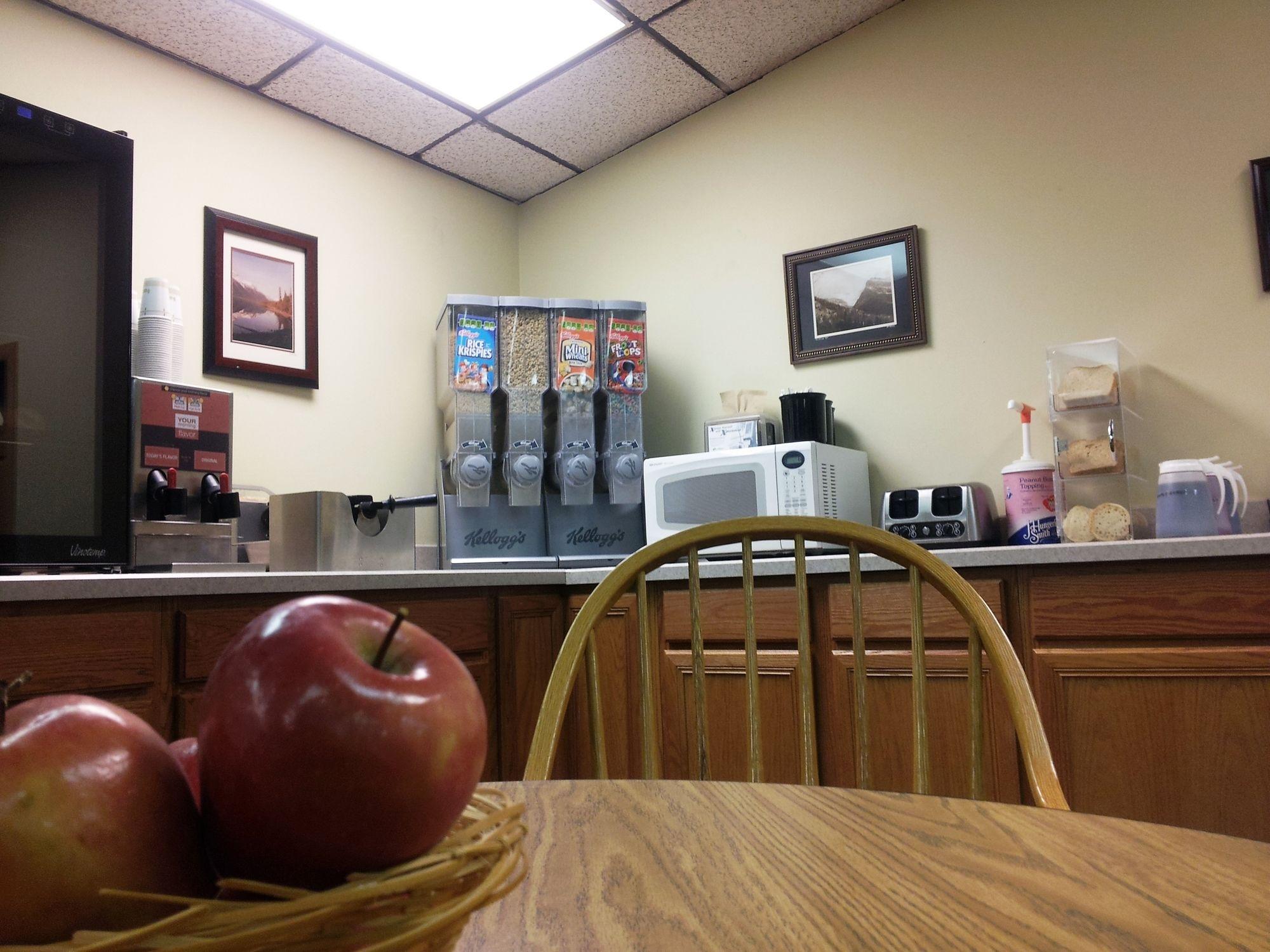 Hotel Fairbridge Inn, & Outlaw Conference Center -