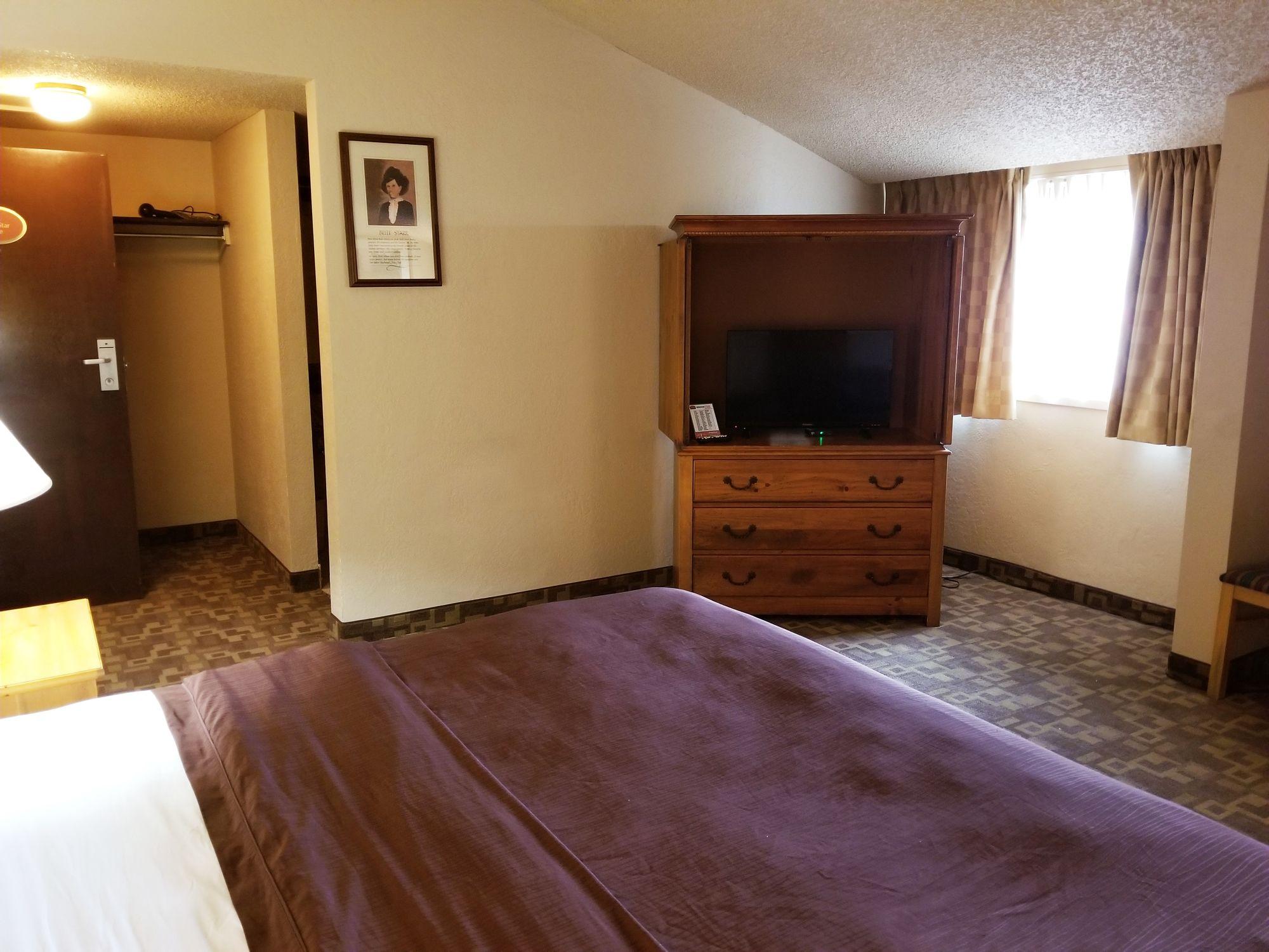 Fairbridge Inn, & Outlaw Conference Center - Hotel