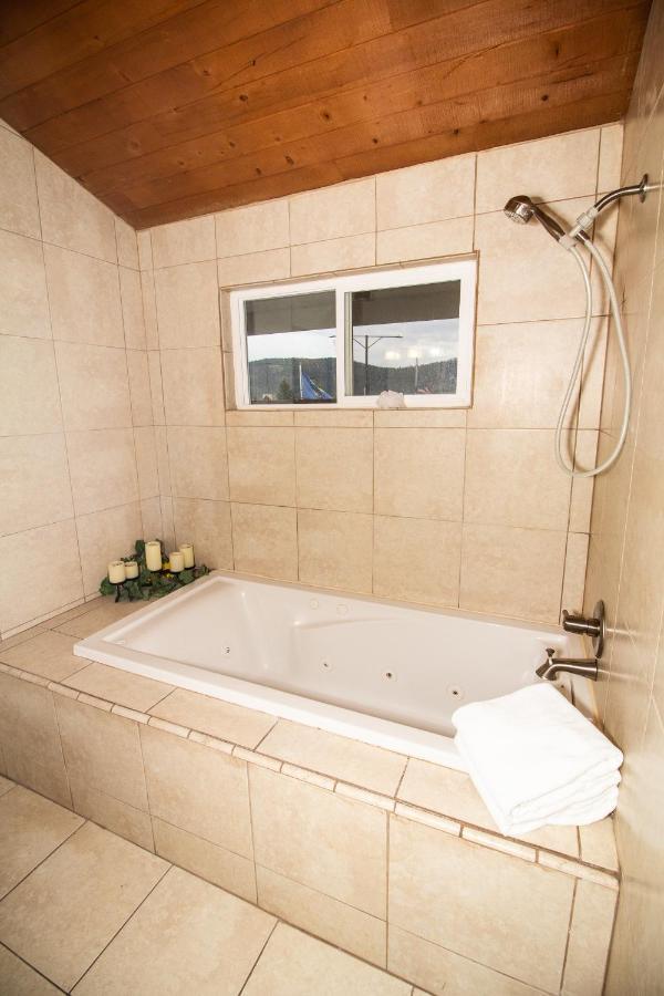 Hotel Fairbridge Inn, & Outlaw Conference Center -