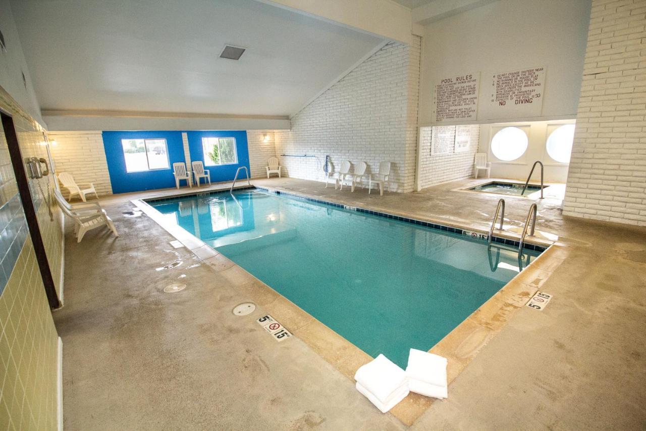 Fairbridge Inn, & Outlaw Conference Center -