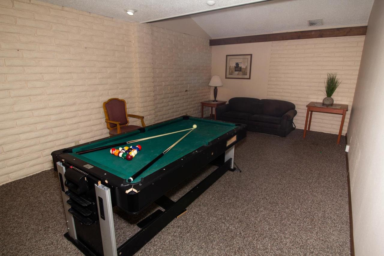 Fairbridge Inn, & Outlaw Conference Center - Hotel 2*