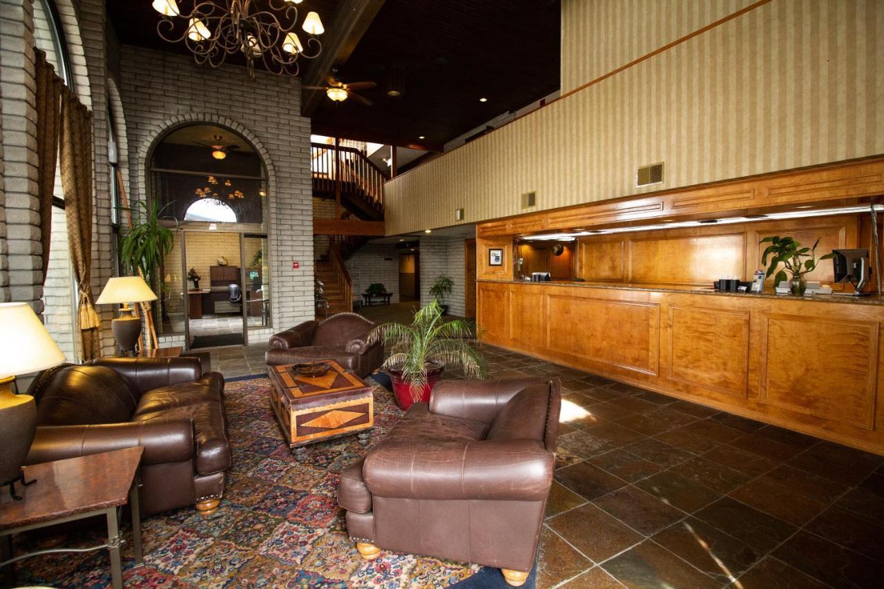 Hotel Fairbridge Inn, & Outlaw Conference Center - Kalispell