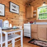 Quiet, Relaxing Cabin, Views Galore, Pet Friendly