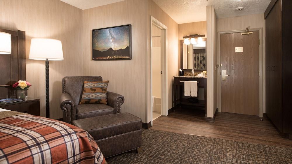 Western Flathead And Hotel 3*