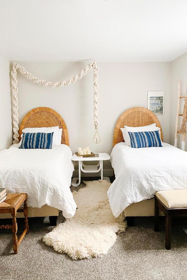 Luxe Glacier Getaway Walk To Downtown Kalispell! *