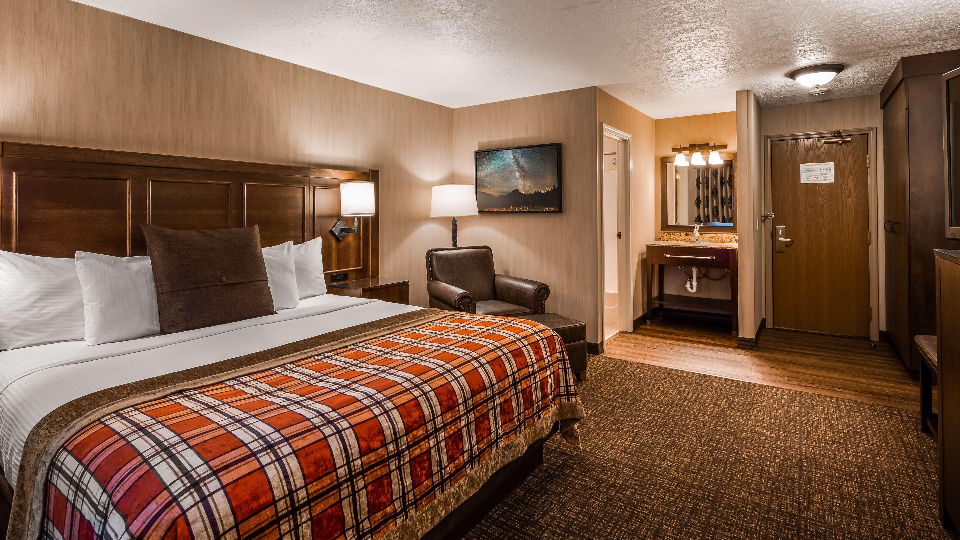 Western Flathead And Hotel 3*