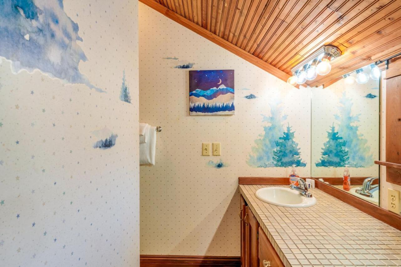 Glacier-on-ice Farm stay *