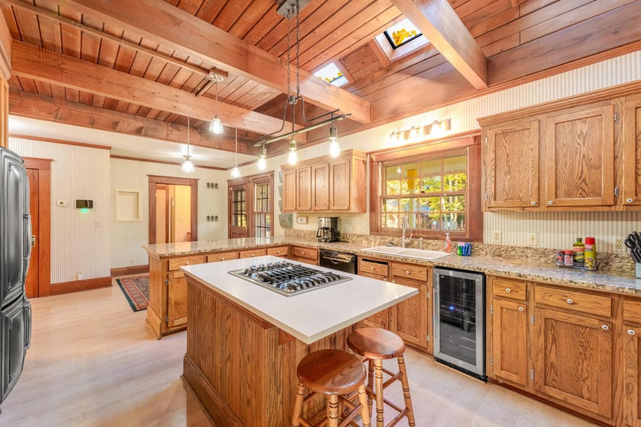 Glacier-on-ice Farm stay Kalispell